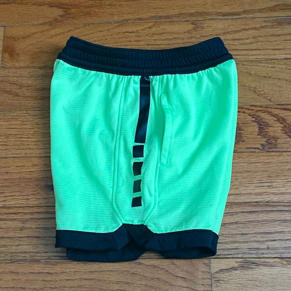 Nike ❤️ Dri-Fit Baby Green Elastic Sweat Shorts Size 2T (PRE-LOVED) - Picture 2 of 3